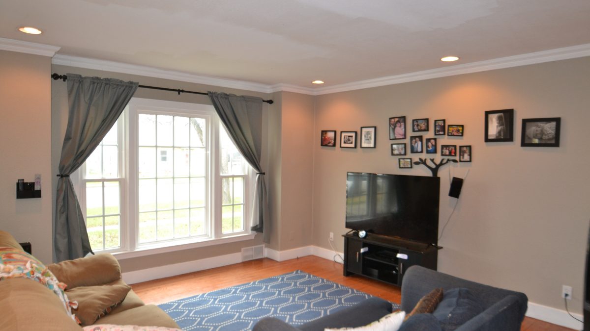 Picture of Large Windows Let in Lots of Natural Daylight in Bismarck