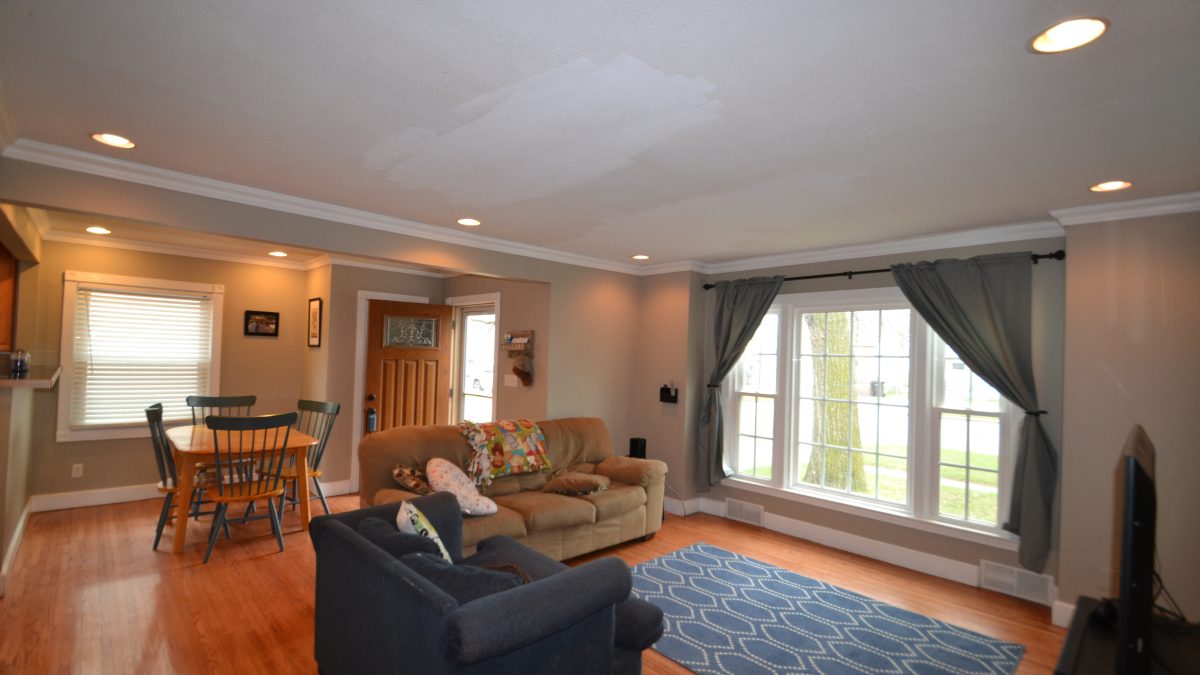 Picture of Large Windows Let in Lots of Natural Daylight in Bismarck