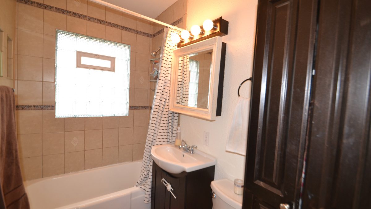 Picture of Full Bath in BismarckMandan, North Dakota